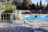 Installer de la clôture piscine en verre sans poteaux
